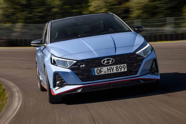 Exterieur_hyundai-i20-n-la-gti-du-matin-calme-prix-puissance_2