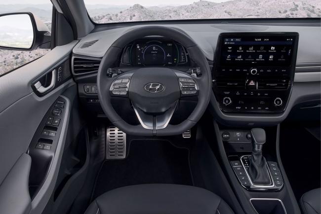 Interieur_la-hyundai-ioniq-electrique-gagne-des-kwh_0