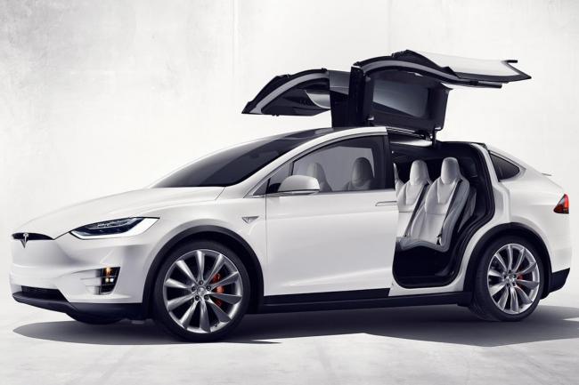 Tesla lance son crossover electrique model x 