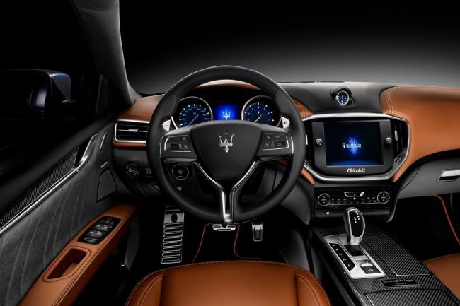 Maserati ghibli zegna edition drapee dans la soie 