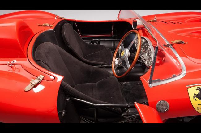 Ferrari 335 s scaglietti un record absolu pour une voiture aux encheres 
