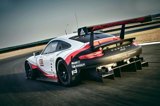 Porsche 911 rsr vers une impossible declinaison pour la route 