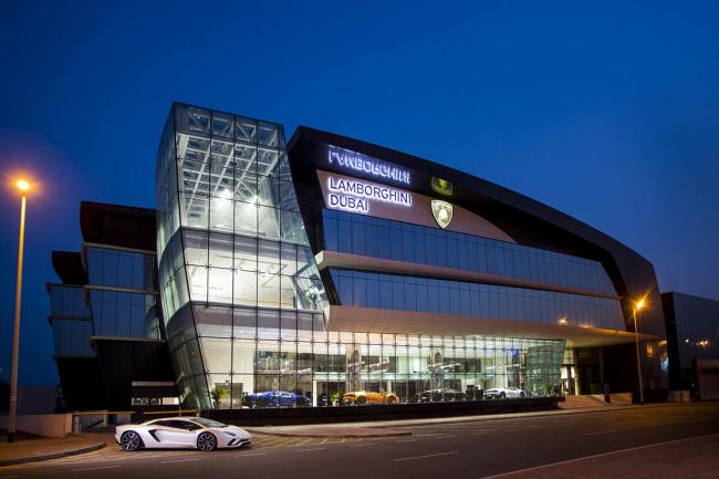 Lamborghini ouvre son plus grand showroom a dubai 