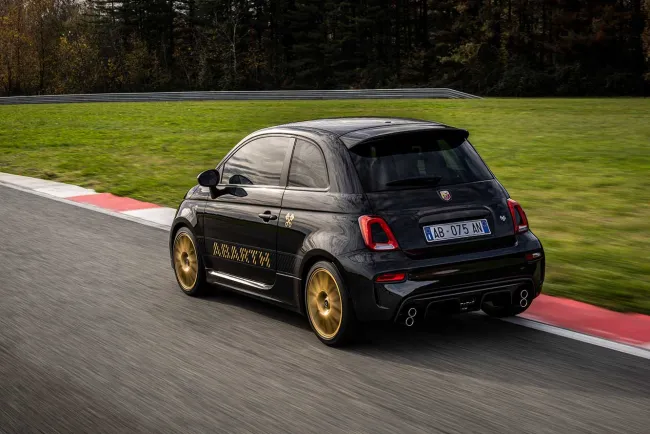 Abarth 695 75° Anniversario : le turbo est à l'honneur !