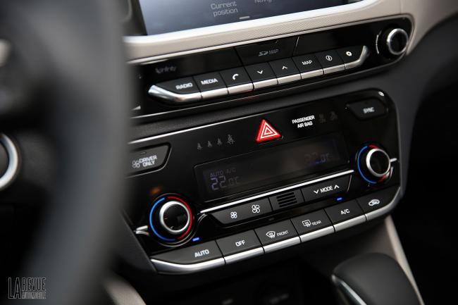 Interieur_Hyundai-Ioniq-Hybride_31