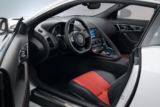 Interieur_Jaguar-F-Type-Coupe-2014_24