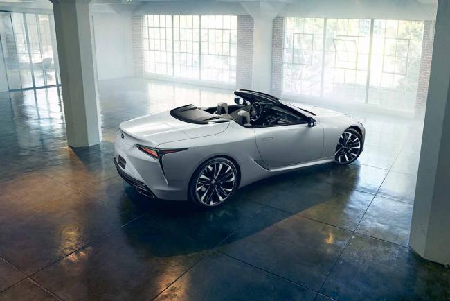 Le Lexus LC500 en mode cabriolet, mais pas hybride ?