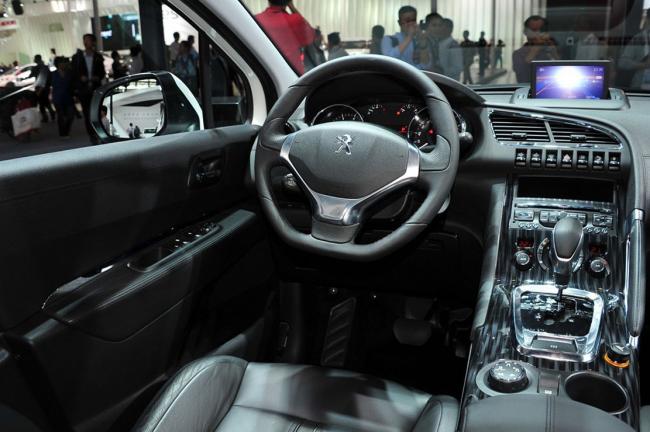 Interieur_Peugeot-3008-2013-DongFeng_21