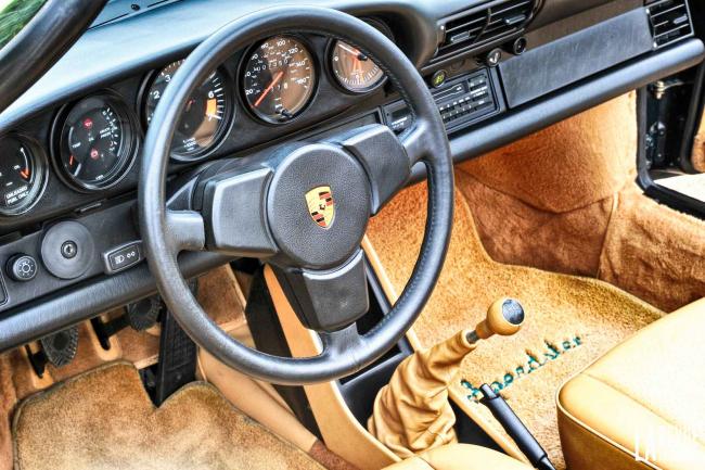 Interieur_Porsche-911-Speedster-1989_13