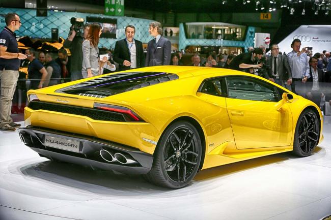 Exterieur_Salons-Lamborghini-Geneve-2014_10