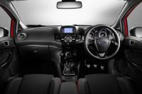 Interieur_Ford-Fiesta-Red-Edition-Black-Edition_12
