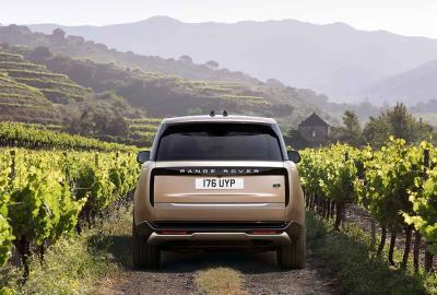Image principale de l'actu: Range Rover : pourquoi choisir ce 4x4 de luxe ?