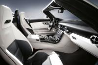 Interieur_Mercedes-SLS-AMG-Roadster_28