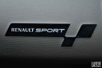 Interieur_Peugeot-208-GTI-BPS-Renault-Clio-RS-Trophy_35