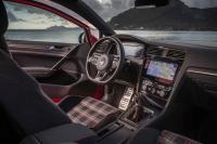 Interieur_Volkswagen-Golf-GTI-2017_16