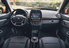 Interieur_dacia-spring-la-voiture-electrique-low-cost_0