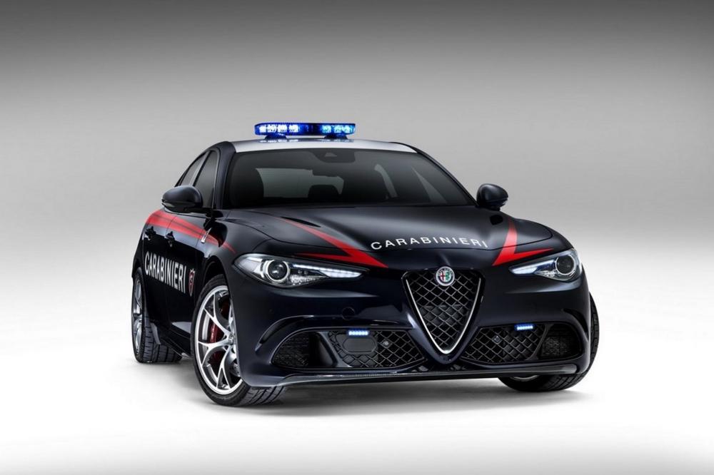 Image principale de l'actu: La police italienne roule en alfa romeo giulia quadrifoglio 