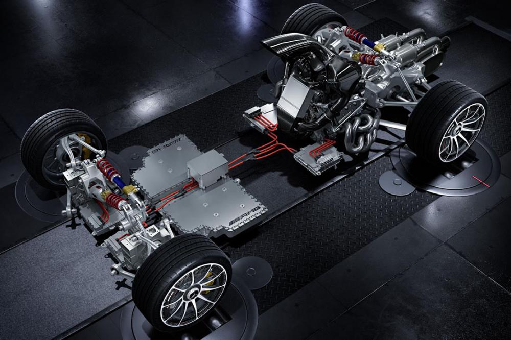 Image principale de l'actu: Mercedes AMG Project One : un v6 1.6 litre hybride de 1 000 ch
