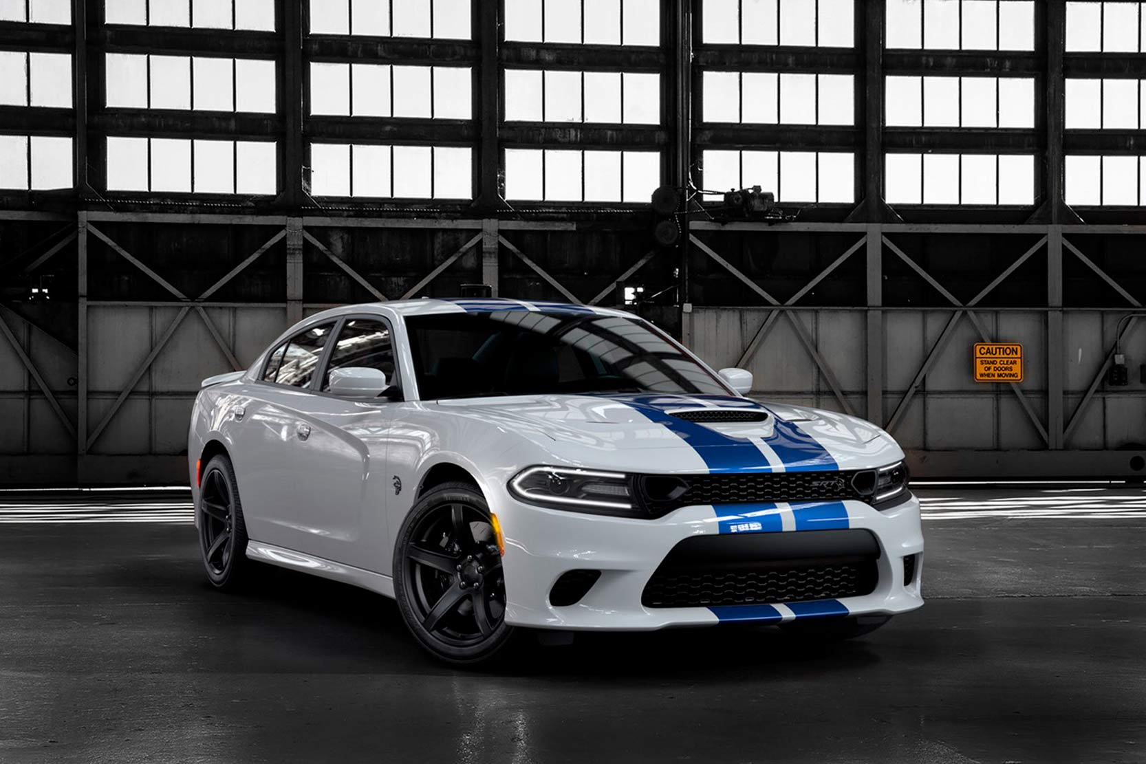 Image principale de l'actu: Dodge charger srt hellcat 2019 des bandes de couleur et cest tout 