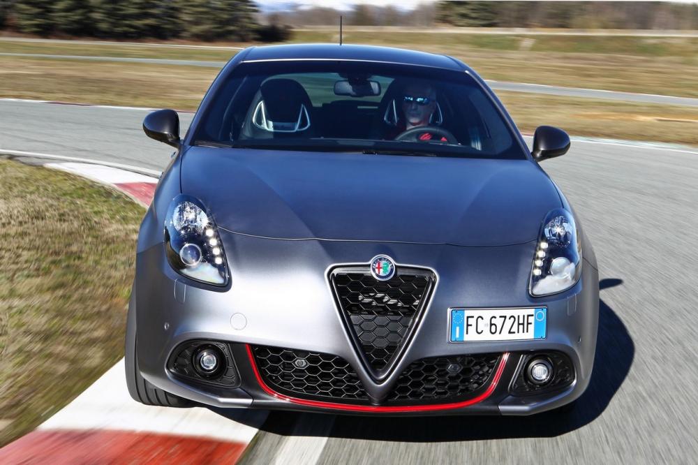 Image principale de l'actu: Alfa Romeo Giulietta : les prix et équipements du millésime 2017