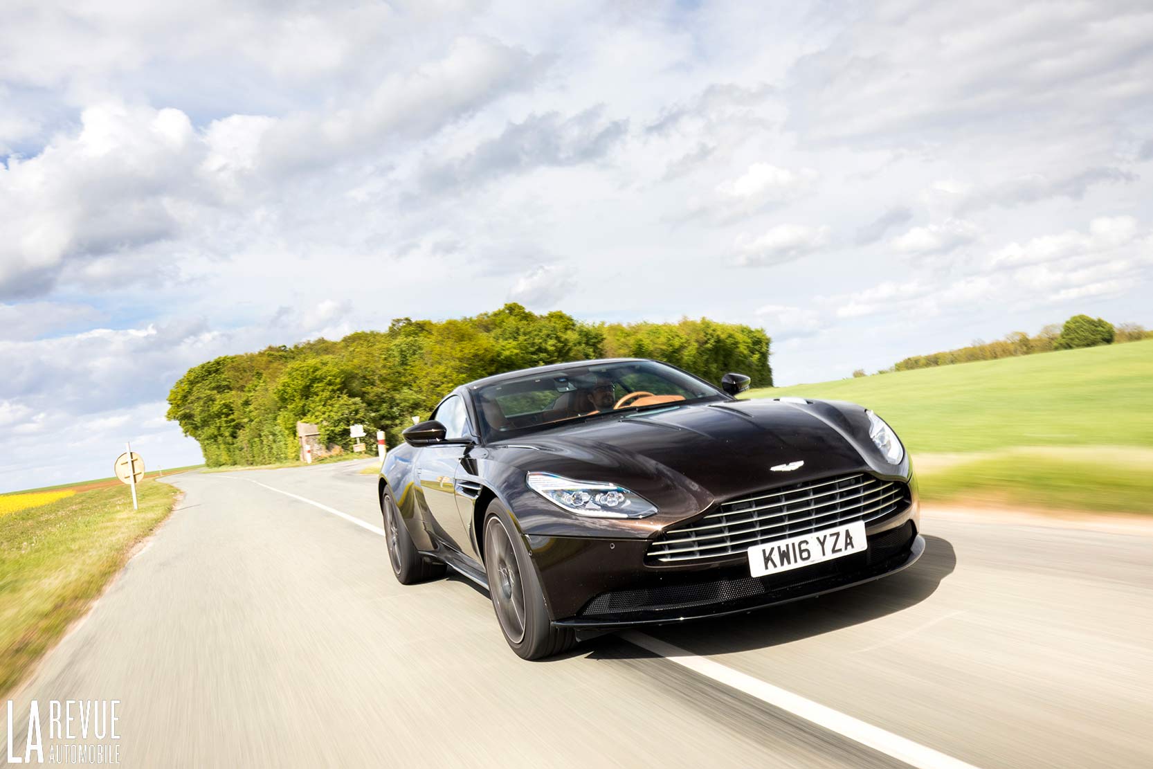 Image principale de l'actu: Essai Aston Martin DB11 : l'attente récompensée