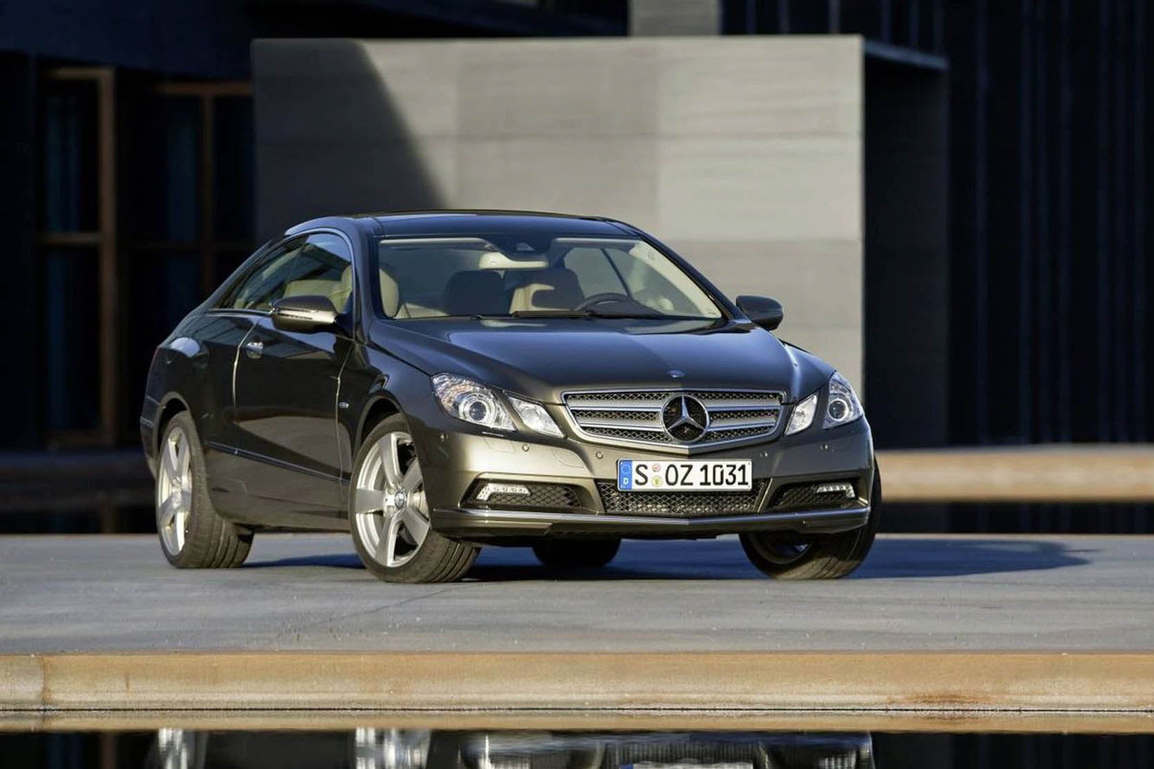 Image principale de l'actu: Mercedes classe e coupe cx 0 24 