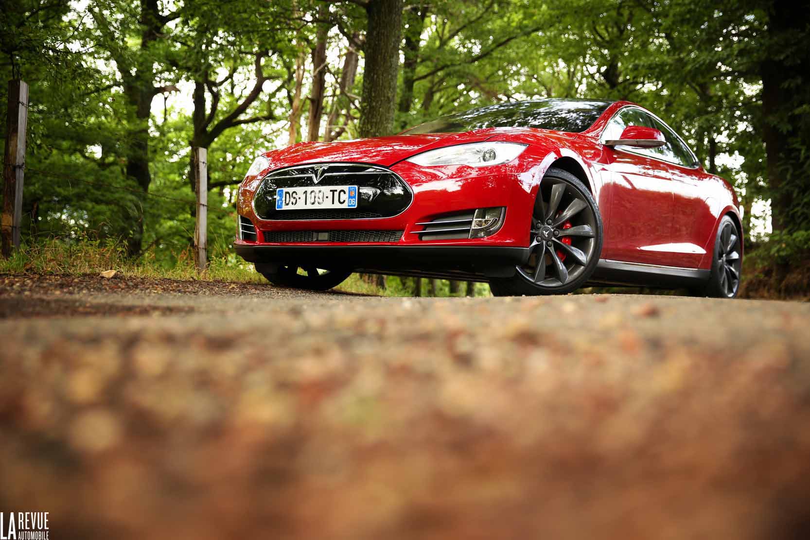 Image principale de l'actu: Tesla augmente les prix de la model s 