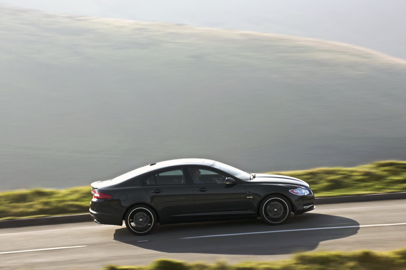 Image principale de l'actu: Jaguar xf black edition serie tres limitee pour l automne 