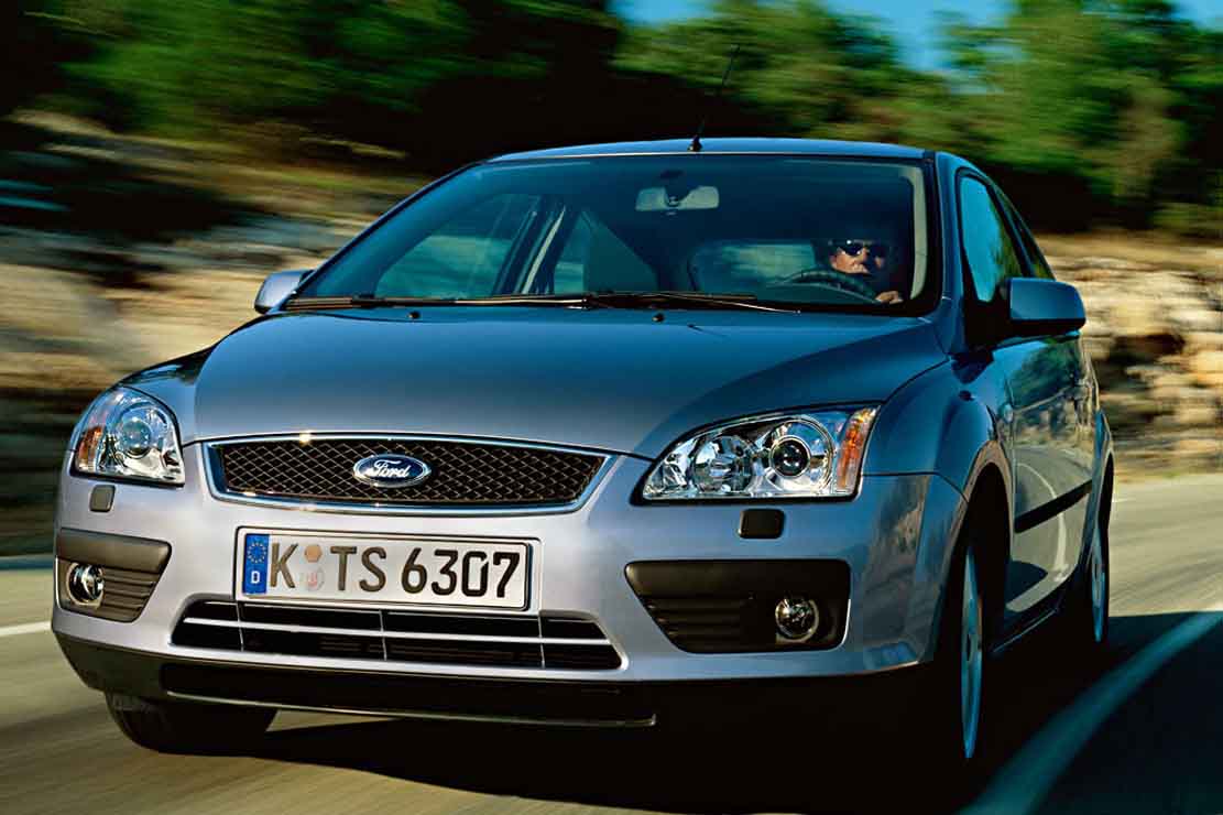 Ford Focus 2005-2008 Sedan bavolets (pour la peinture) – acheter