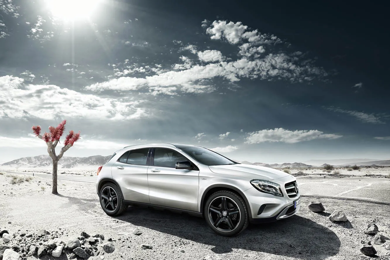 GLA Mercedes черный 1920 1080