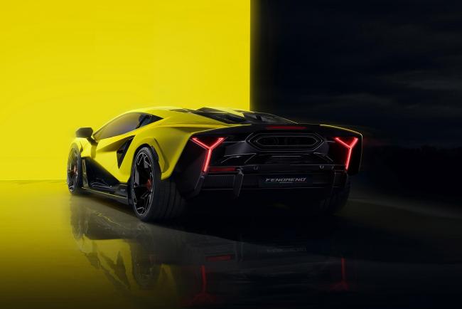 Exterieur_29-exemplaires-pour-la-tres-speciale-lamborghini-fenomeno-au-surpuissant-v12_1