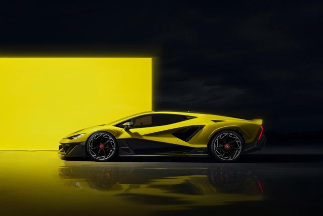 Exterieur_29-exemplaires-pour-la-tres-speciale-lamborghini-fenomeno-au-surpuissant-v12_2
