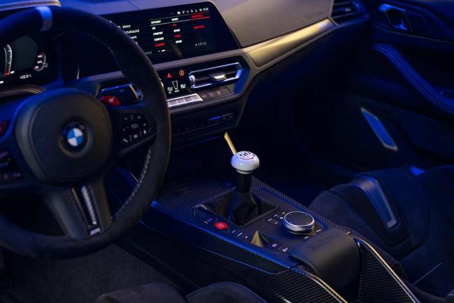 Interieur_bmw-3-0-csl-la-batmobile-est-bien-en-vente_0