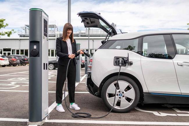 Exterieur_bosch-invente-le-cable-unique-pour-la-recharge-de-voiture-electrique_1