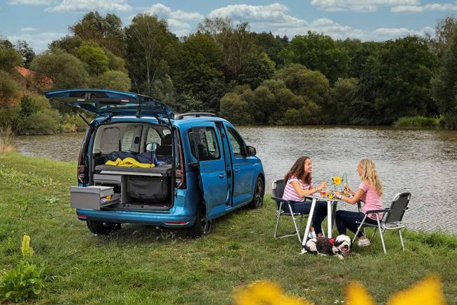 Exterieur_caddy-california-le-fourgon-amenage-de-vw-pour-un-camping-car-pas-trop-cher_1