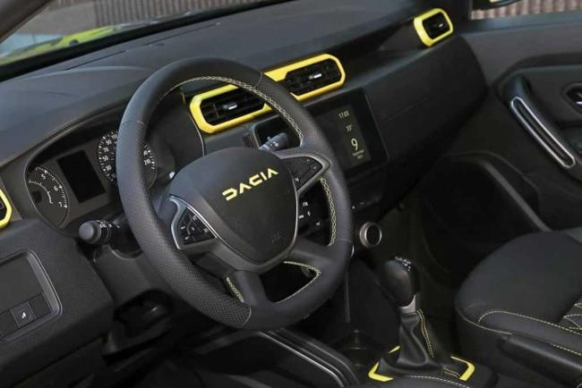 Interieur_dacia-duster-carpoint-edition-laissez-le-charme-agir_0