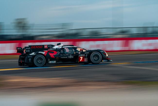 Exterieur_des-livrees-exclusives-pour-toyota-gazoo-racing-au-aux-24-heures-du-mans_1