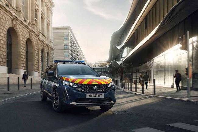 Exterieur_des-peugeot-3008-hybride-pour-une-gendarmerie-plus-propre_1