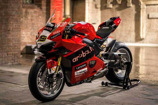 Exterieur_ducati-panigale-v4-bagnaia-et-panigale-v4-bautista-il-y-en-aura-260_1