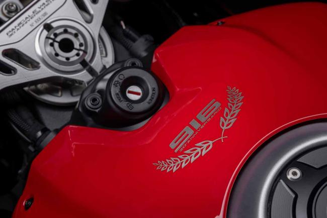Exterieur_ducati-panigale-v4-sp2-300-anniversario-916-30-ans-tard-la-belle-est-toujours-la_2