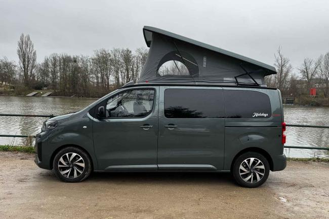 Exterieur_essai-citroen-holidays-trois-dedans-zero-douche-chaude-2000-km_1
