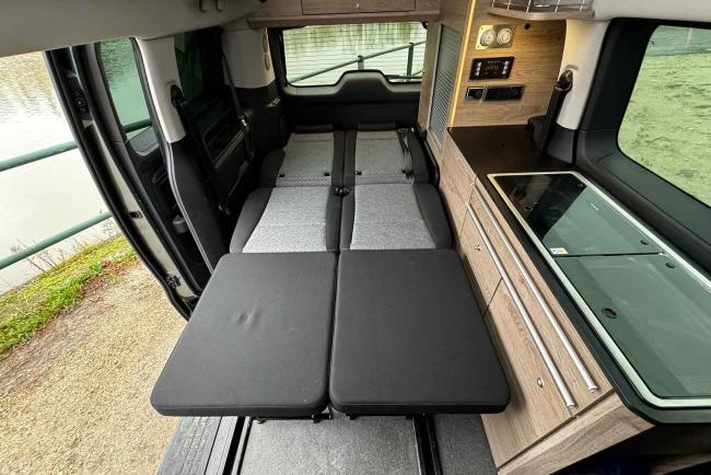 Exterieur_essai-citroen-holidays-trois-dedans-zero-douche-chaude-2000-km_2