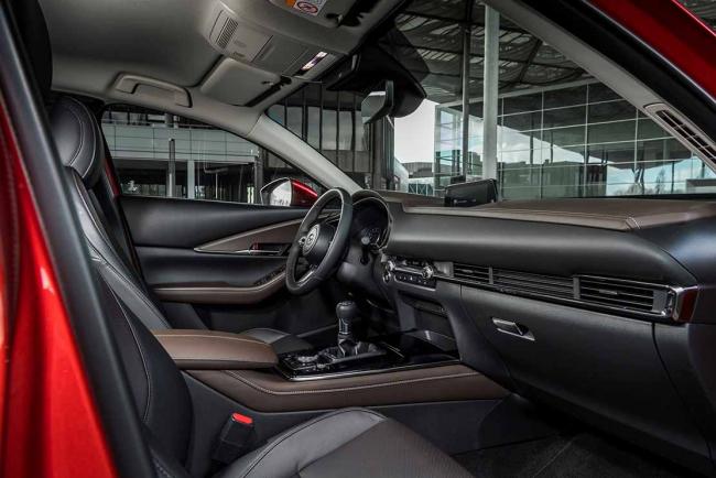 Interieur_essai-mazda-cx-30-e-skyactiv-x-le-moteur-diesel-a-essence_0