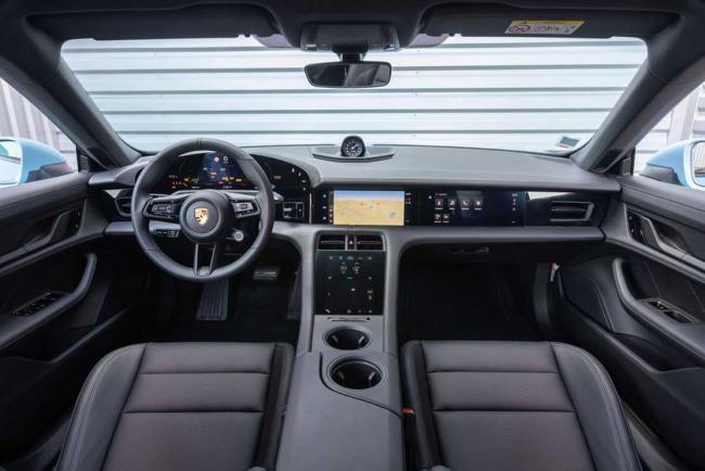 Interieur_essai-taycan-la-porsche-eco-nomi-logi-que_0