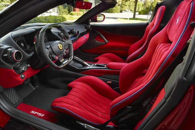 Interieur_ferrari-sp51-la-der-est-une-812-gts-roadster_0