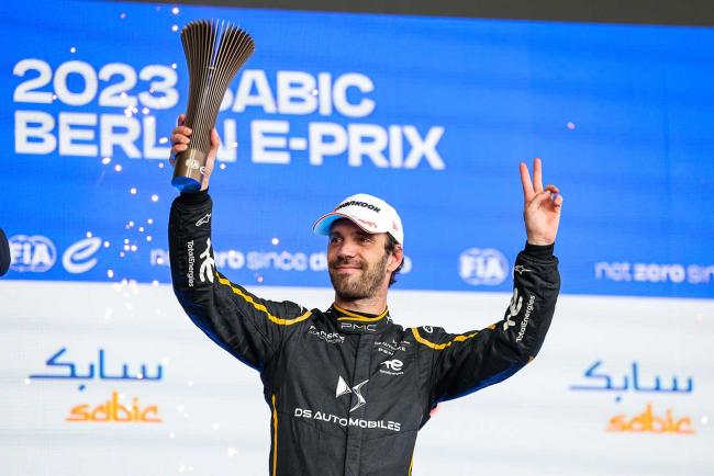 Exterieur_formula-e-a-berlin-jev-ds-remonte-dans-le-classement_2