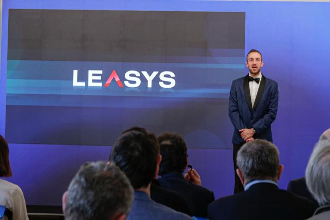 Free2move Lease + Leasys = Leasys. L’addition pour le MILLION !