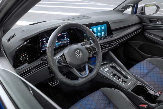 Interieur_golf-r-sw-le-break-surexcite-de-volkswagen_0