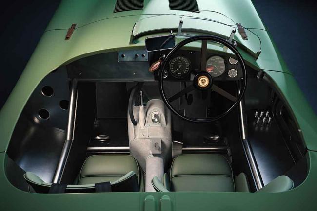 Interieur_jaguar-c-type-continuation-70-ans-apres_1