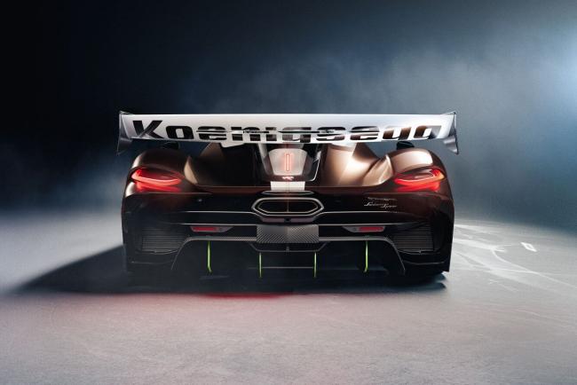 Exterieur_koenigsegg-sadair-s-la-nouvelle-megacar-suedoise_2